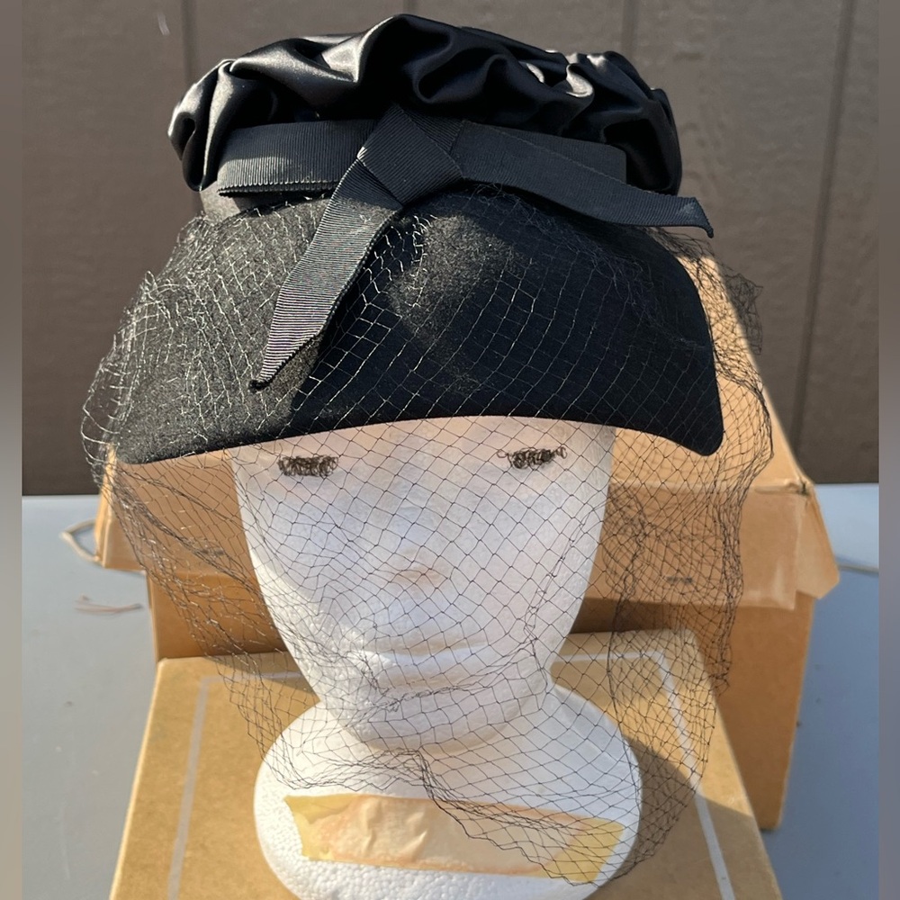 Evelyn Varon Exclusive Black Veil Hat vintage MCM pillbox bucket brimmed felt